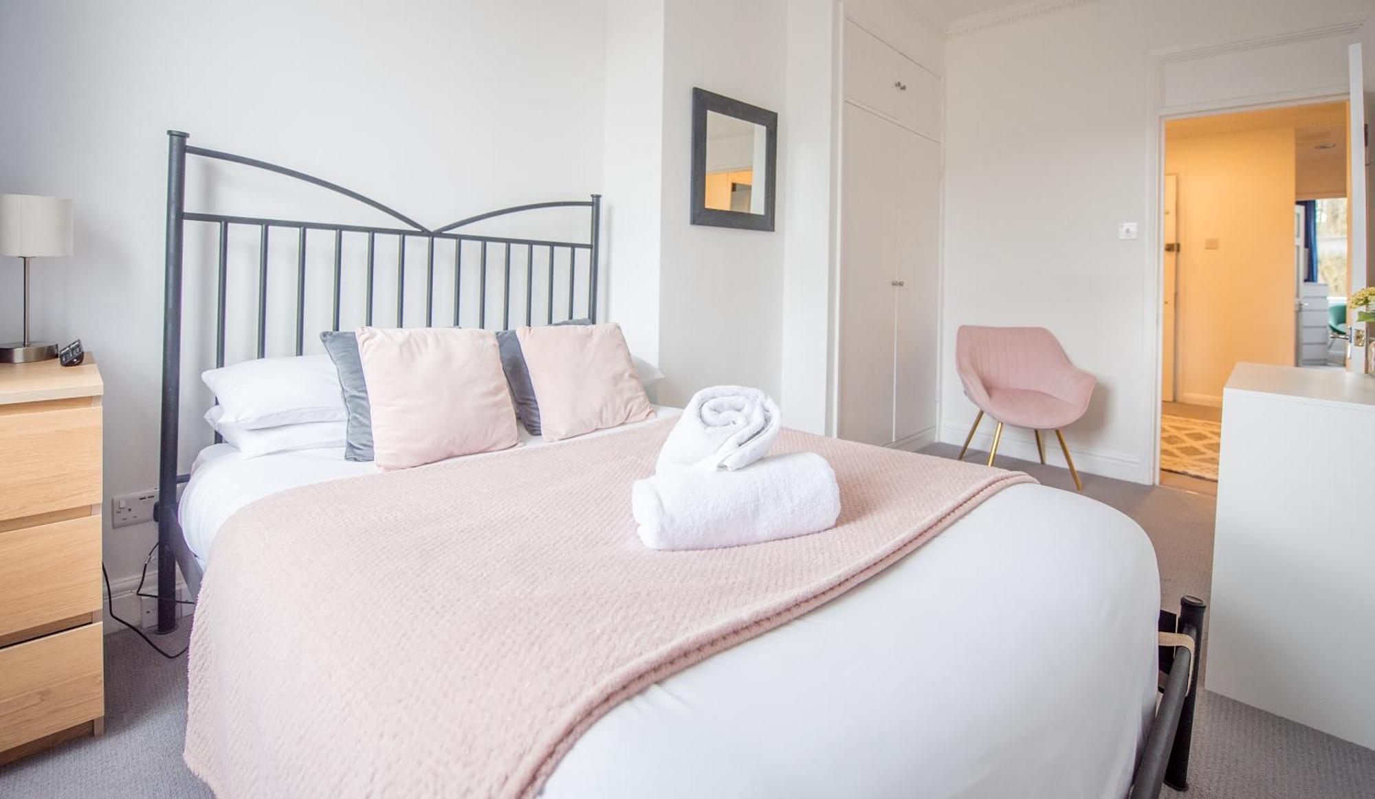 Grosvenor Pad - Lovely 2-Bed Flat - Free On Street Parking 바스 외부 사진